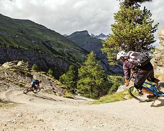 cr Zermatt Magazin Zermatt Matterhorn Mountainbiken Trail Downhill