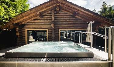 Sauna and Whirlpool