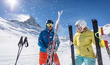 Skifahrer machen sich bereit cr Pascal Gertschen