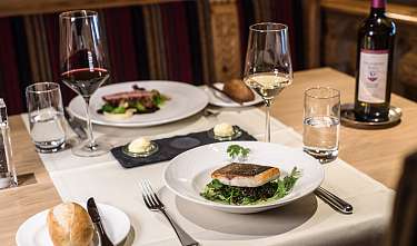 Abendessen im Restaurant Alpenhof mit Dine Around Tradition Julen