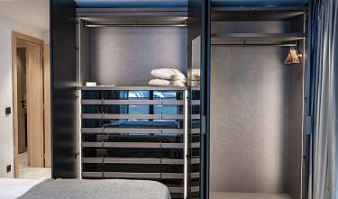 Kleiderschrank im Master Schlafzimmer