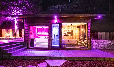Aussen Sauna und Ruheraum im privaten Garten